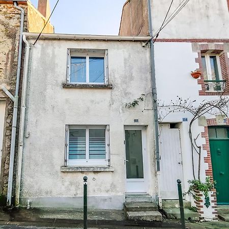Agreable Maison Renovee En Hyper Centre Avec Patio Pornic Exterior foto