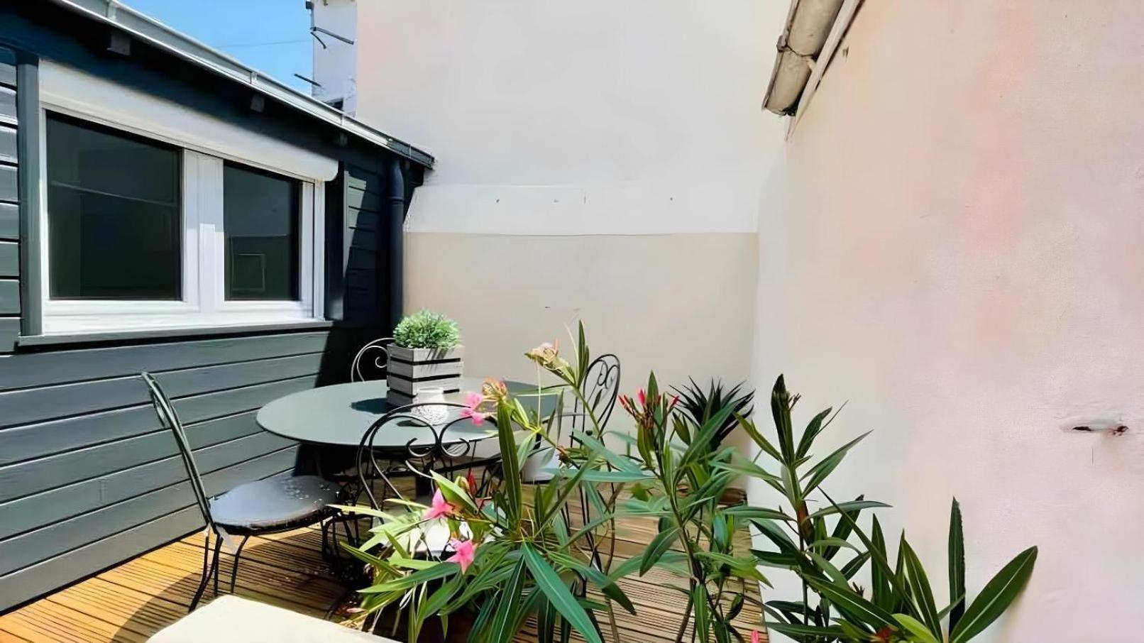 Agreable Maison Renovee En Hyper Centre Avec Patio Pornic Exterior foto