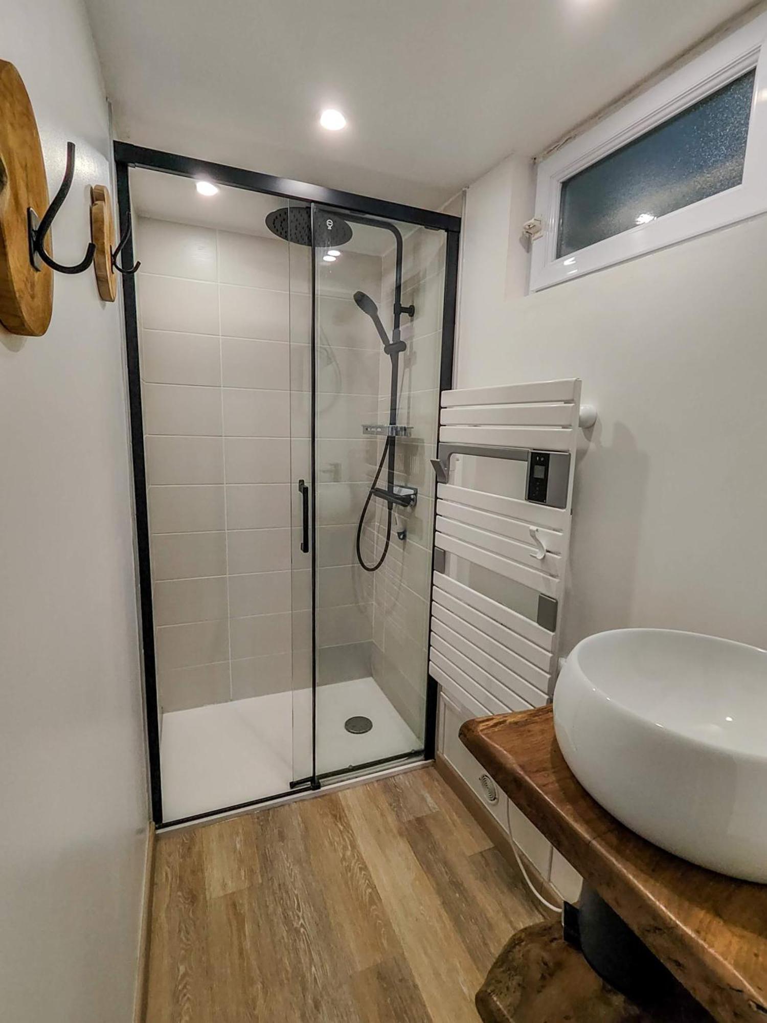 Agreable Maison Renovee En Hyper Centre Avec Patio Pornic Exterior foto